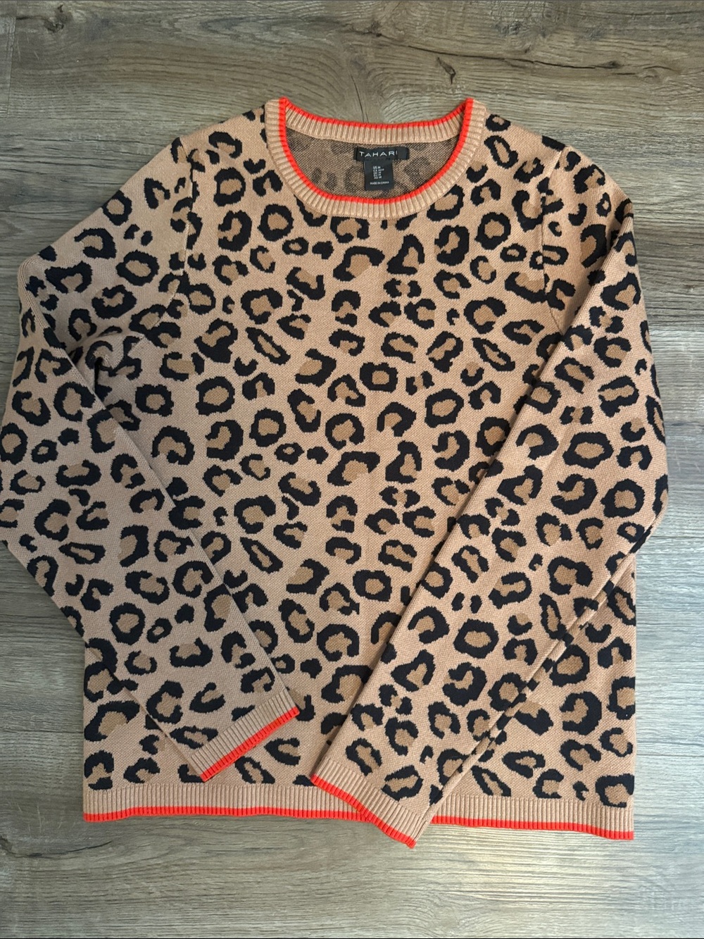 EUC Women’s Tahari Cheetah Print Sweater, Bright Reddish Orange Hem, Size M